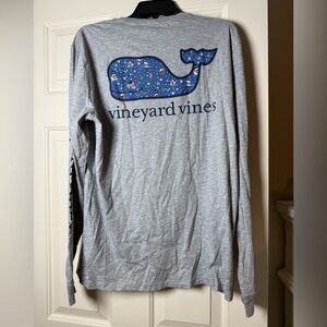 Vineyard Vines Men's High Seas Holiday Whale Fill Gray Tee